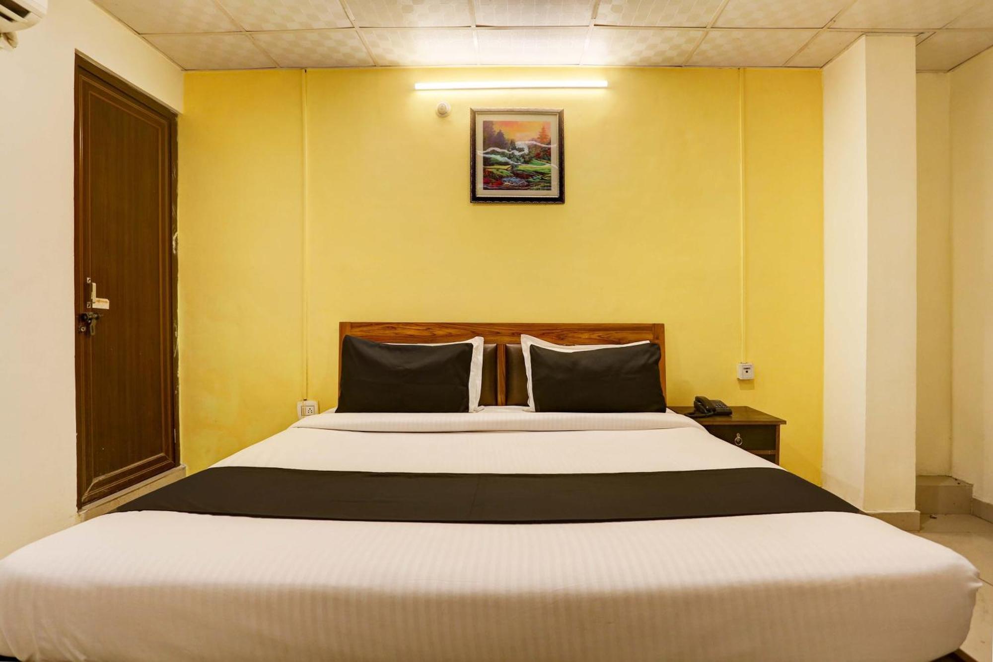 Collection O Hotel Moon Light Lucknow Exterior photo