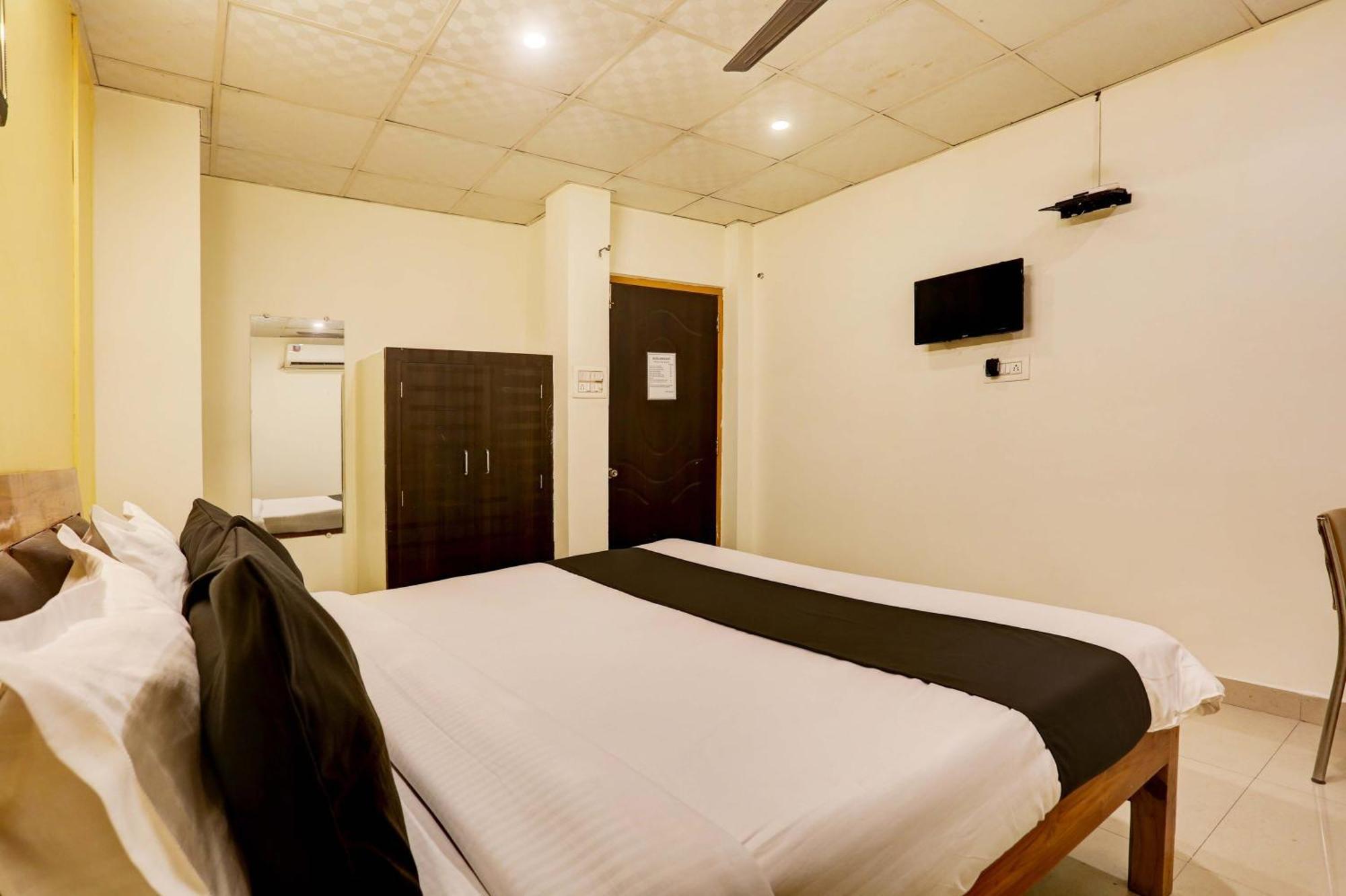 Collection O Hotel Moon Light Lucknow Exterior photo