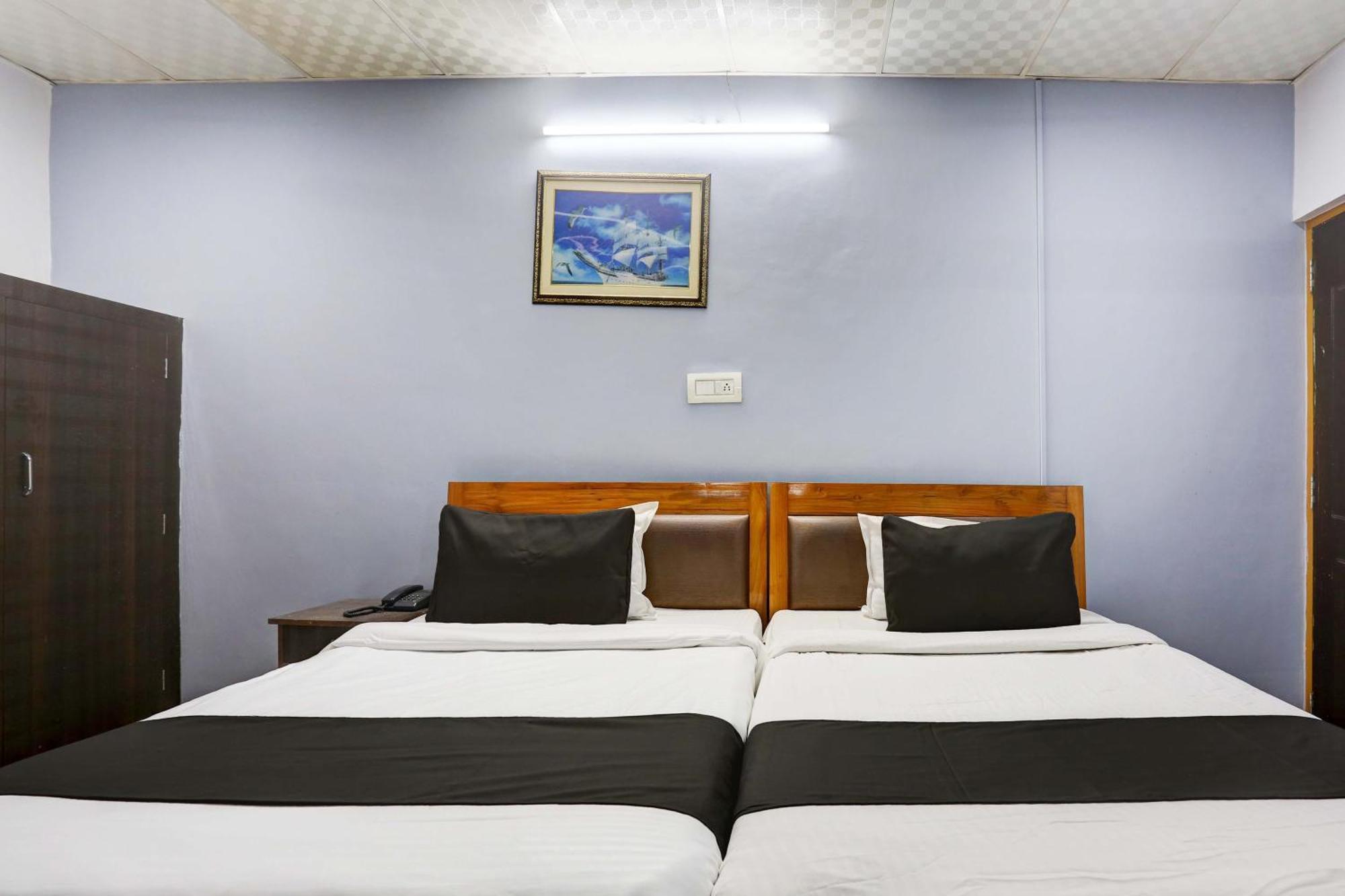 Collection O Hotel Moon Light Lucknow Exterior photo