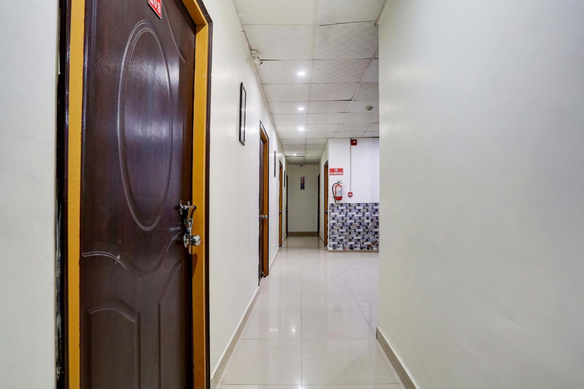 Collection O Hotel Moon Light Lucknow Exterior photo