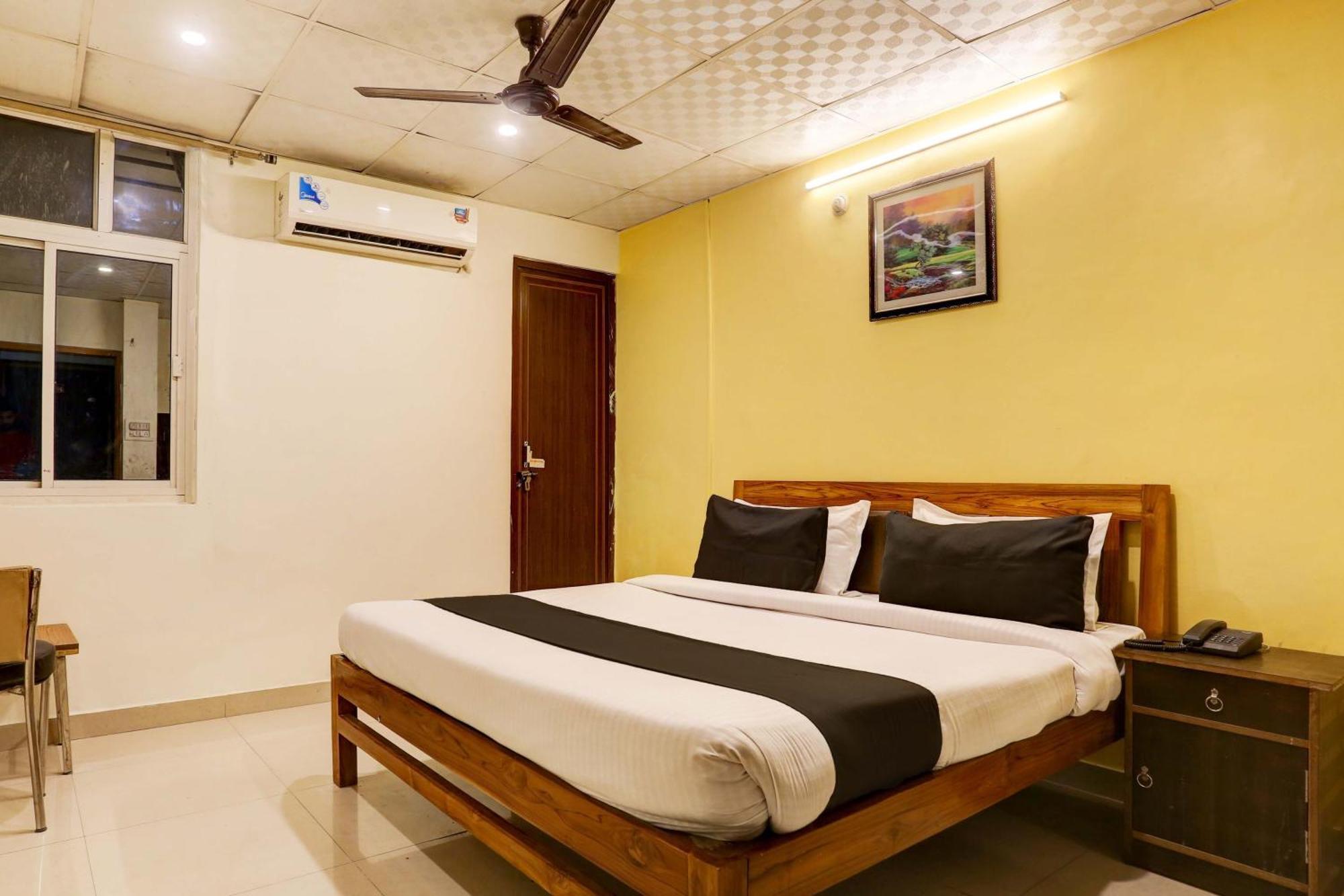 Collection O Hotel Moon Light Lucknow Exterior photo